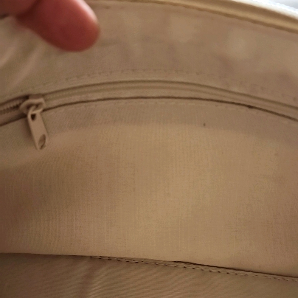 Strada Elegant Cream Shoulder Bag - Picture 3 of 6